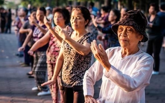 Cha mẹ có lương hưu là 5 'phúc khí' vững chắc, con cháu đời sau hưởng trọn