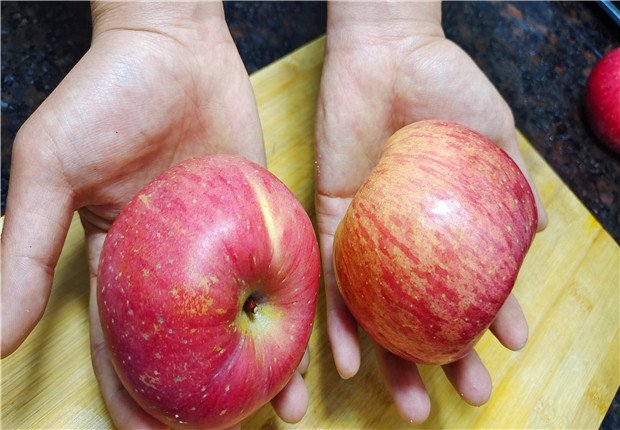 Mua táo, chọn quả rốn to hay nhỏ thì ngọt, người trồng mách chiêu chọn được quả nào cũng ngon