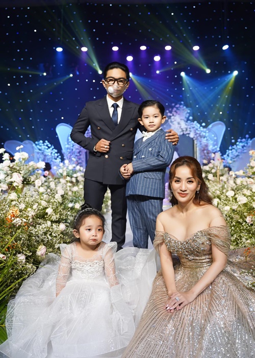 Con gái sinh non 1,9kg của Khánh Thi giờ đáng yêu cỡ nào?