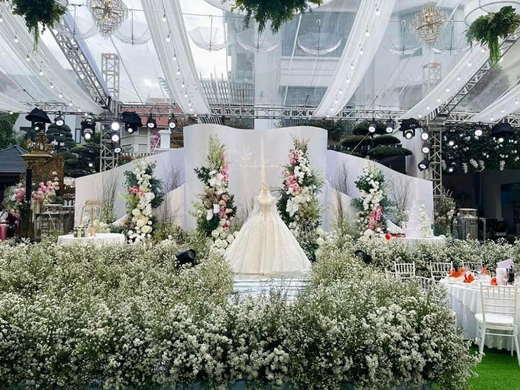 Nhan sắc cô dâu trong đám cưới mâm cỗ 28 triệu ở Quảng Ninh
