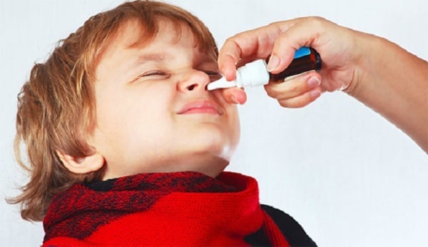 Chăm sóc đúng cách cho trẻ bị viêm mũi họng cấp vào mùa hè
