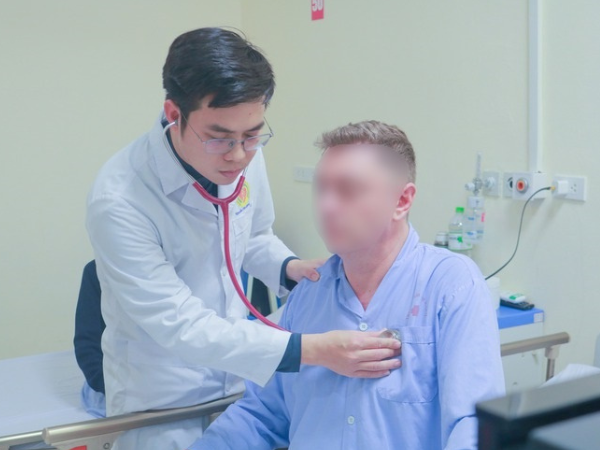 Hà Nội: Người đàn ông ngừng tim đột ngột sau khi chơi pickleball